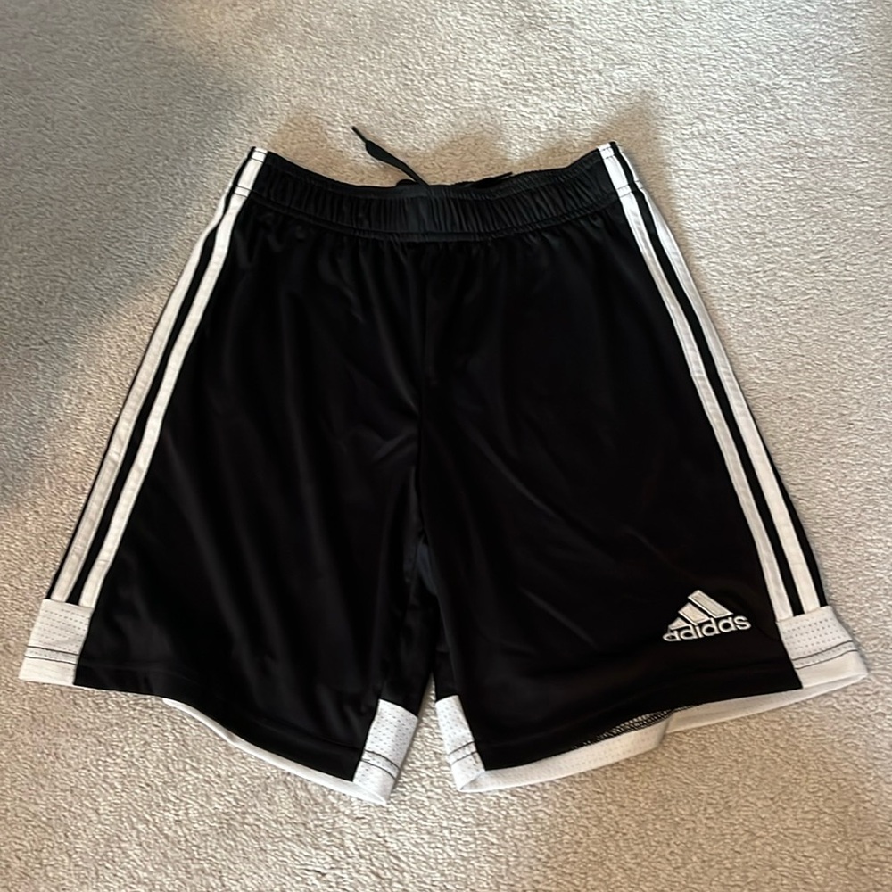 Boys Adidas Black and White Athletic Shorts Size Large